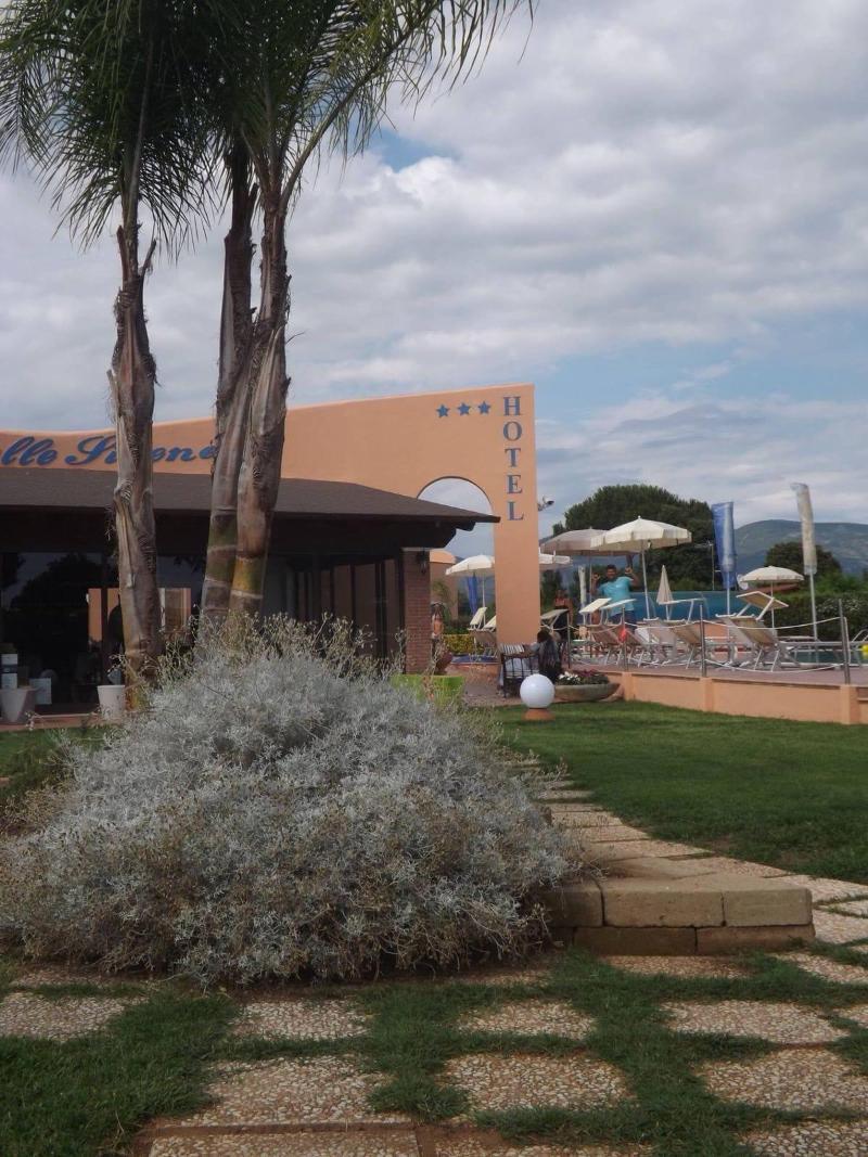 טרצ'ינה Hotel Ristorante Al Canto Delle Sirene מראה חיצוני תמונה