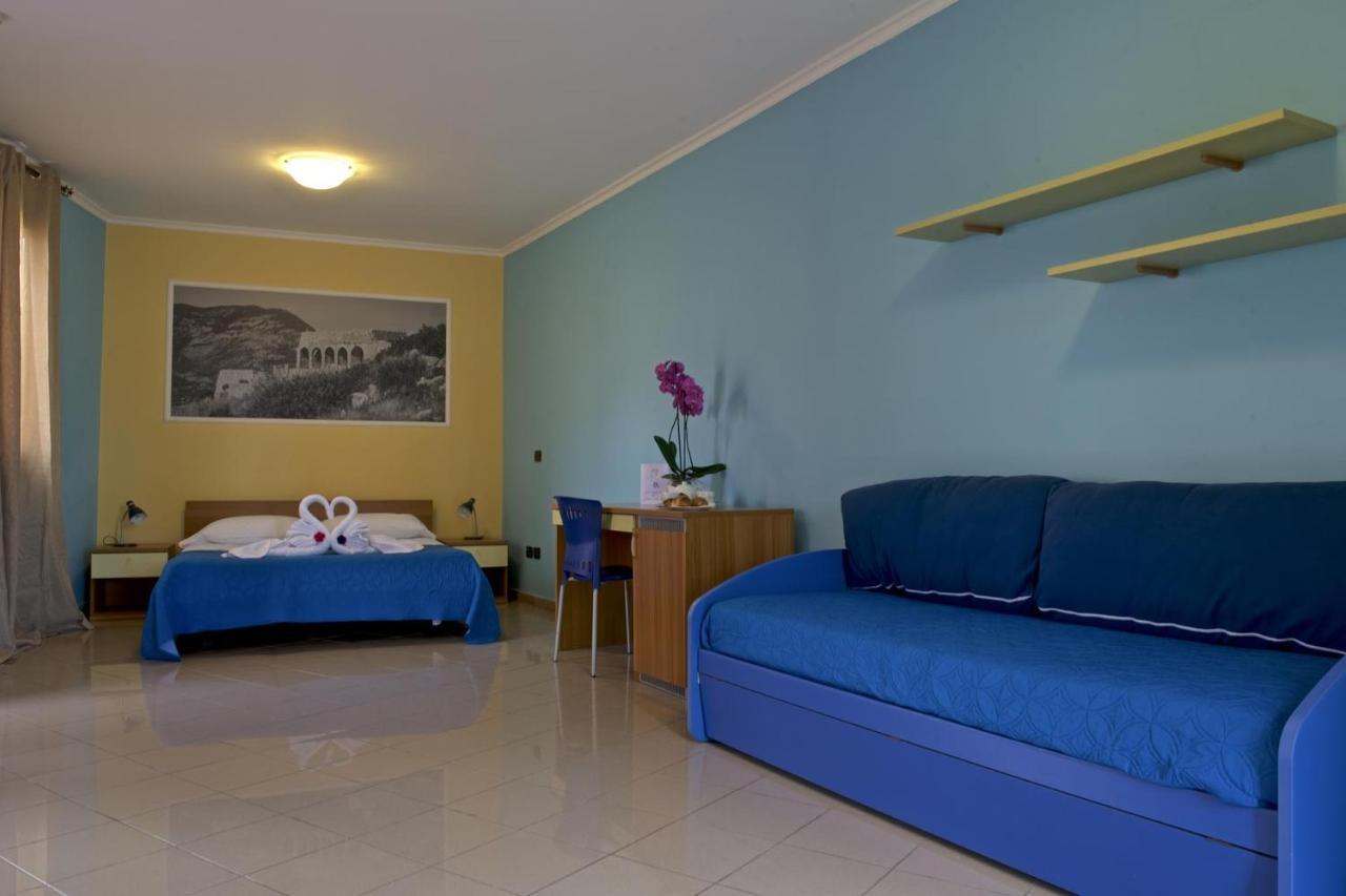 טרצ'ינה Hotel Ristorante Al Canto Delle Sirene מראה חיצוני תמונה