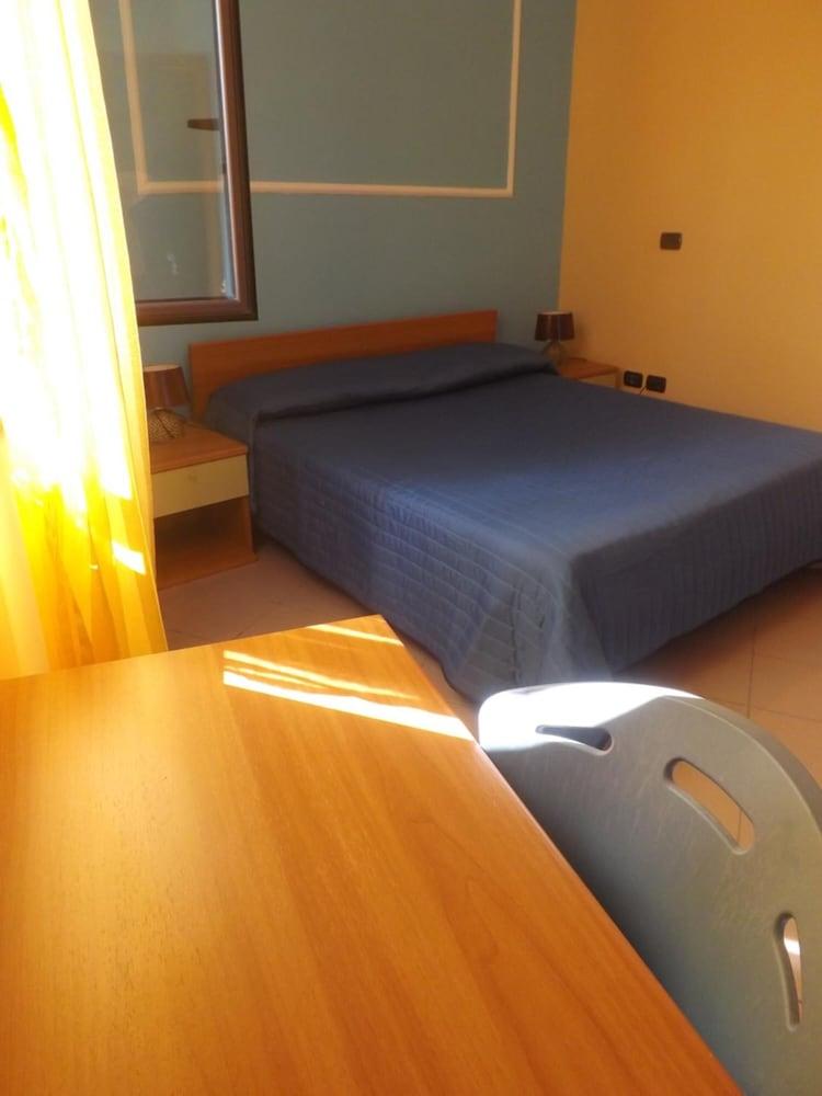 טרצ'ינה Hotel Ristorante Al Canto Delle Sirene מראה חיצוני תמונה